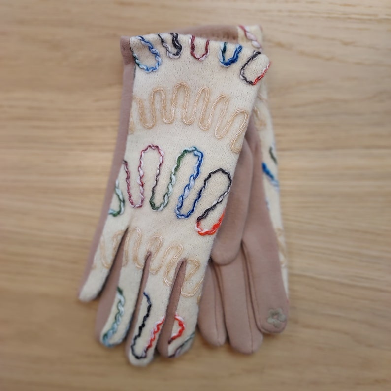 Embroidered Winter Gloves, Touch Screen Gloves, Gloves for Women, Ladies Gloves, Boho Gloves Beige