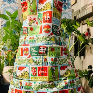 Apron,  GRINCH, 12 Days of CHRISTMAS Apron- Serving Apron