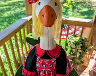 Goose- Leader Football/ Georgia Bulldogs/ Dress for Your Porch Goose