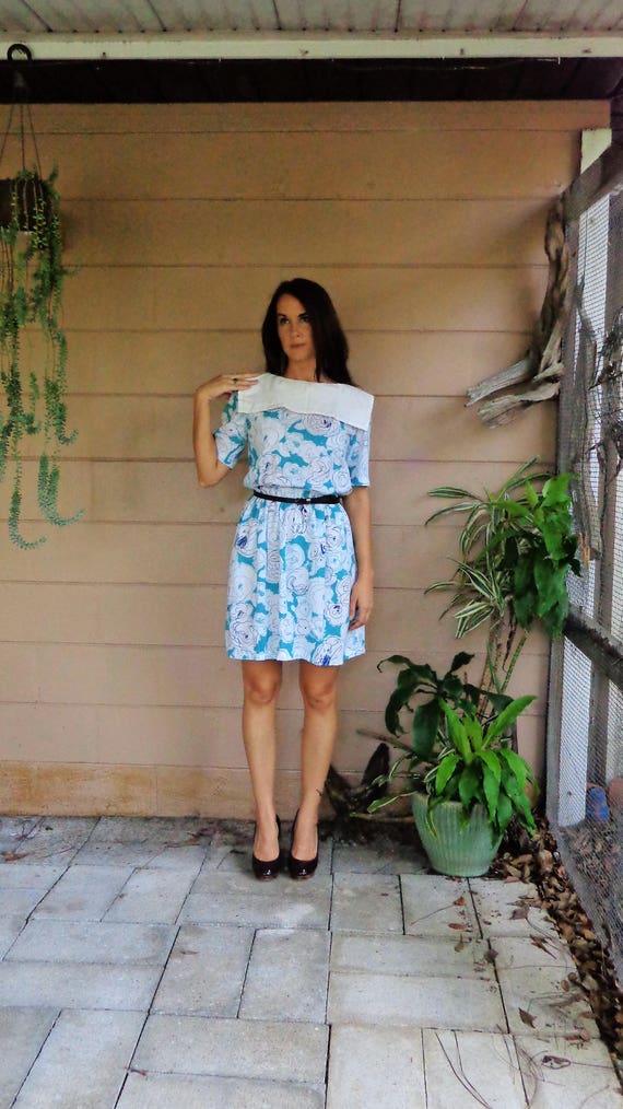 Sailor Collar Floral Dress / Vintage Belted Dress 