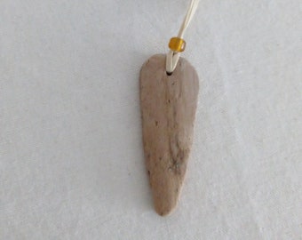 Pendant made of driftwood, necklace