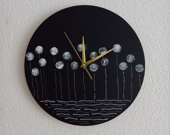 Wall clock "dark blue - gold" with flowers in Nordic style