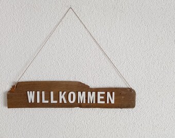 Welcome sign made of driftwood