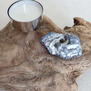 Driftwood root with tealight holder & stone heart image 7