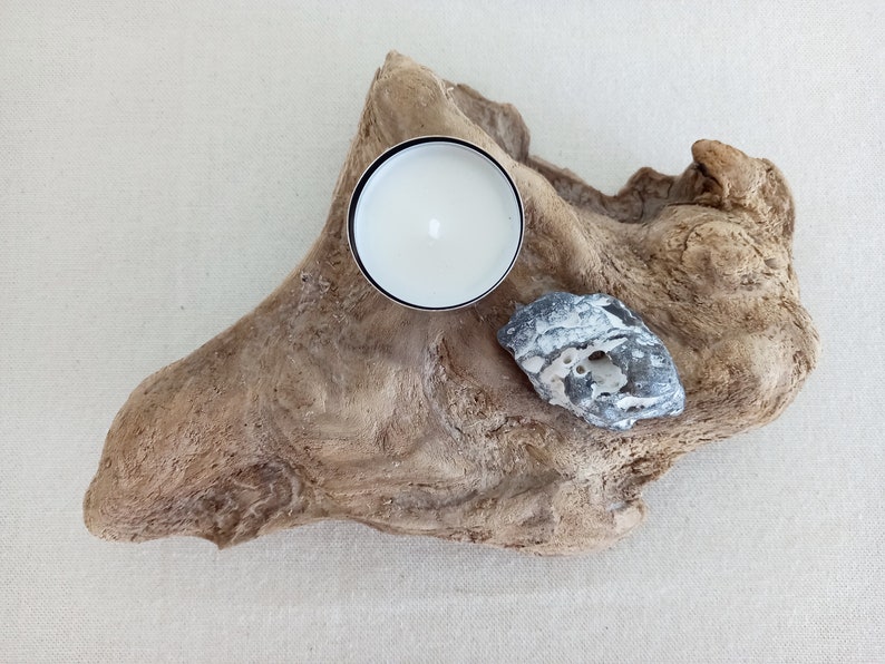 Driftwood root with tealight holder & stone heart image 3