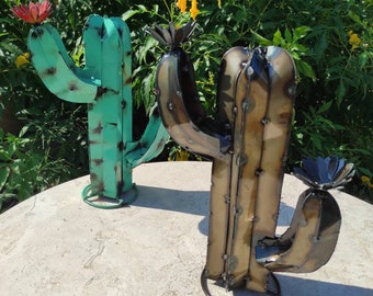 13 inch Cactus Metal Statue Home and Patio Decor