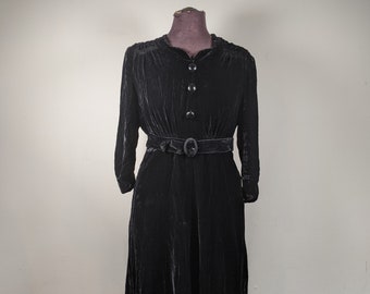 1930s-1940s Rayon Velvet Dress | XL | Vintage Fashion