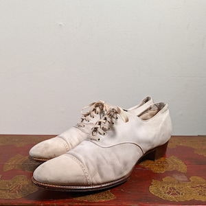 ca. 1920er Jahre White Nubuck Oxfords | Ca. Sz 7 | Antike Vintage Schuhe | Historische Mode