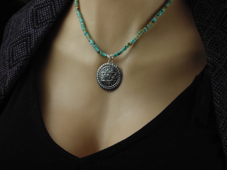 Collier talisman/amulette de manifestation de la solidarité ancestrale chai Am Yisrael en turquoise et argent sterling gravé image 4