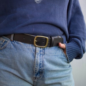 Veg Tan Ledergürtel mit massiver Messingschnalle | Handgefertigte Vollkorn Schwarz Haut Leder Herren Unisex Damen Trauzeuge Freund Papa Onkel Geschenk