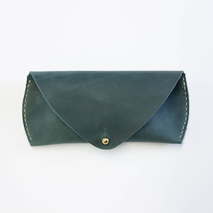 Custodia per occhiali da sole in pelle verde foresta / Pelle conciata al vegetale / Occhiali da sole da uomo / Custodia per occhiali da sole / Astuccio per occhiali da sole / Portaocchiali da sole / Custodia per Ray Ban