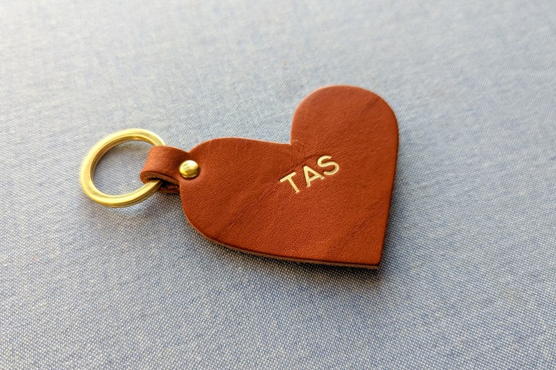 Monogram Heart Leather Keychain. Full Grain Nude Leather Key Fob. Personalized Gold Foil Keyring. Custom Gift Hand Painted image 9