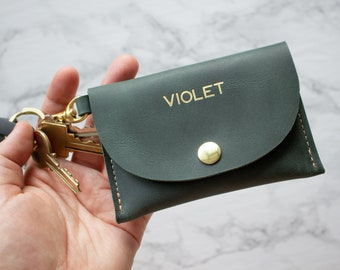 Llavero de cuero con monograma - Cartera personalizada para mamá - Cuero negro personalizado - Tarjetero - Relieve - Regalo para esposa