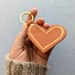 Monogram Heart Leather Keychain. Full Grain Nude Leather Key Fob. Personalized Gold Foil Keyring. Custom Gift Hand Painted image 2