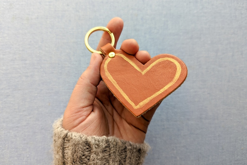 Monogram Heart Leather Keychain. Full Grain Nude Leather Key Fob. Personalized Gold Foil Keyring. Custom Gift Hand Painted image 2