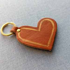 Monogram Heart Leather Keychain. Full Grain Nude Leather Key Fob. Personalized Gold Foil Keyring. Custom Gift Hand Painted image 8