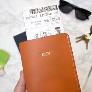 Étui pour passeport personnalisé, Porte-passeport en cuir monogrammé, Étui de voyage en cuir pleine fleur, Cadeau de mariage