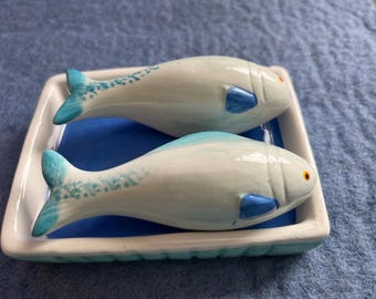 Beautiful FISH SALT / PEPPER Shakers, Salt and Pepper,  4 ",  Hard to Find   Collector Items  Charming/Unusual, Glazed Ceramic