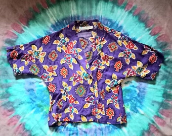 1980er 1990er Vintage Floral Geometrisch Abstrakt Lila Chaus Kurzarm doppelreihig Gr. M L Shirt Bluse