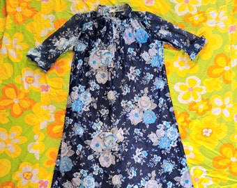 1970s Vintage Floral Semi Sheer 3/4 Sleeve Flower Power Cottagecore Groovy Hippie Springtime Blue Size M Casual Shirt Dress