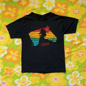 1980s Vintage Colorado Cowboy and Horse Rainbow Vaporwave Southwestern Size S M T-shirt image 1