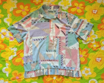 1980s 1990s Vintage Pastel Abstract Geometric Alfred Dunner Size L XL Short Sleeve Collared Blouse Shirt