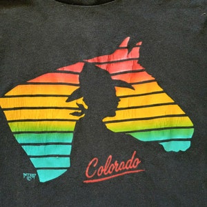 1980s Vintage Colorado Cowboy and Horse Rainbow Vaporwave Southwestern Size S M T-shirt image 3