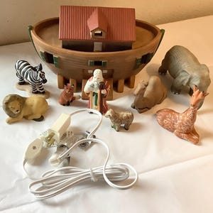 Noah&#39;s Ark - Night Light - With Animals - Ceramic - Vintage 1999 and NEW