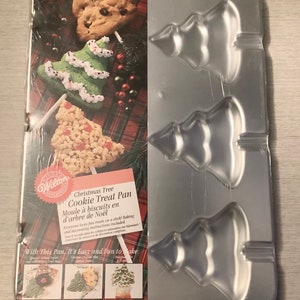 Wilton Iridescent Silver Non-Stick Holiday Tree Easy Step-by-step  Directions Cake Pan (2105-1517, 1997) Retired