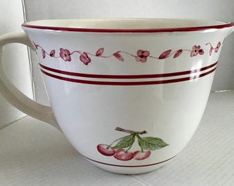 Pfaltzgraff "Delicious" Large Batter Bowl - Spout/Handle - Delicious Apples