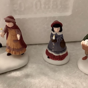 Department 56 - "A Peaceful Glow On Christmas Eve" - Heritage Village Collection - 1994