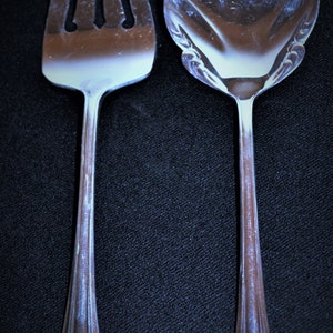 2 Piece Community Oneida &quot;Enchantment&quot; Silverplate Flatware Serving Spoon and Fork Cube Mark