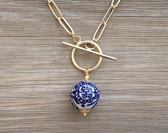 Paperclip Necklace, Chinoiserie Necklace, Blue and White Necklace, Ginger Jar Necklace, Toggle Necklace, Grand Millennial, Chinoiserie