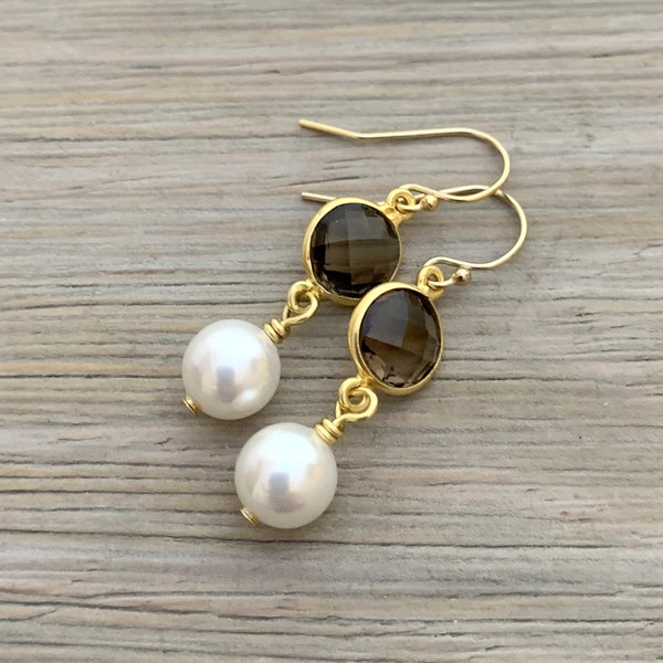 Smoky Quartz Earrings, Pearl Earrings, Bezel earrings, Dainty earrings, Quartz Earrings, Classic Earrings, Preppy Earrings, Smoky Quartz