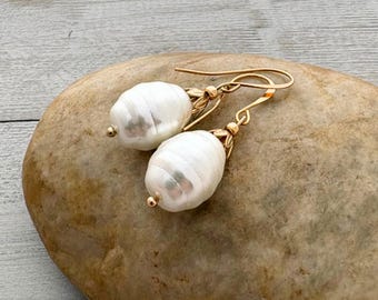 Baroque Pearl Earrings - Gold pearl earrings