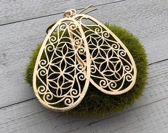 Gold Filigree Earrings - Teardrop Earrings