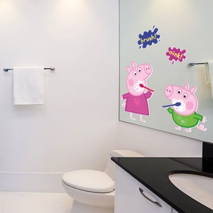 Naklejka ścienna Peppa Pig i George Pig myjące zęby, naklejka ścienna Peppa Pig