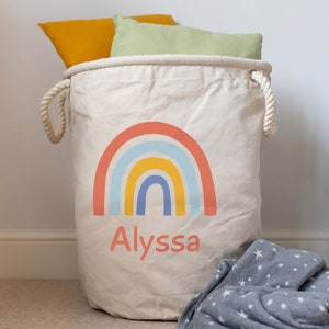 Personalisierte Regenbogen Aufbewahrungskorb, personalisierter Aufbewahrungskorb, Heller Regenbogen Raumdekor, Regenbogen Themenzimmer, Kinder Aufbewahrungskorb
