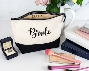 Personalised Bridal Party wash bag, Wedding gift, Gift for Bride, Bridal Party wash bag, Hen Party, Bride wash bag, Wedding gifts