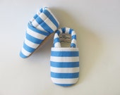 nautical stripe baby shoes, wee little piggies, baby shower gift, baby booties, moccs, crib shoes, fabric baby shoes, baby boy shoes