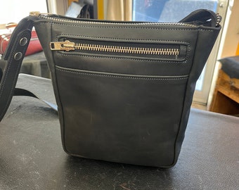 Duffle bag Tall with black stitch