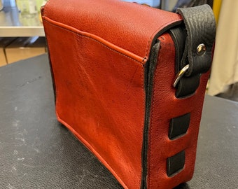 Hipster Kudo tablet bag with full leather lining