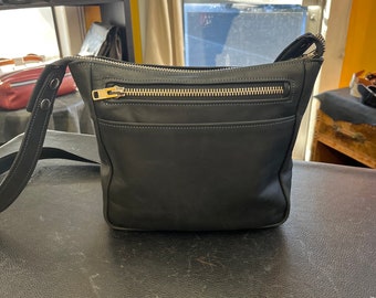 Duffle bag Square with black stitch