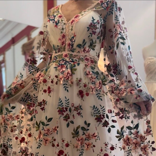 Vestido de noiva de conto de fadas/Decote em V/Costas espartilho/Bordado colorido/Corte em A/Vestido de noiva estilo jardim, Vestido personalizado/Coração sem ombros/Mangas bufantes