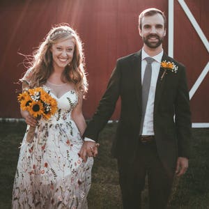 Flower wedding dress in white/Embroidery Floral Bridal Gown with a sweetheart neckline/ White wedding gown/ White Tulle wedding dress long image 2