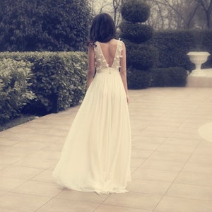 Robe de mariée simple en blanc cassé, robe de mariée florale de mousseline de soie, robe de mariée longue, robe de mariée sans manches longue, robe de mariée personnalisée image 5