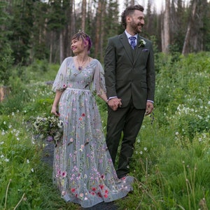 Flower wedding dress in gray, Color wedding dress with sleeves, Embroidery Floral Bridal Gown in grey, Embroidered wedding dress from tulle butterfly sleeves