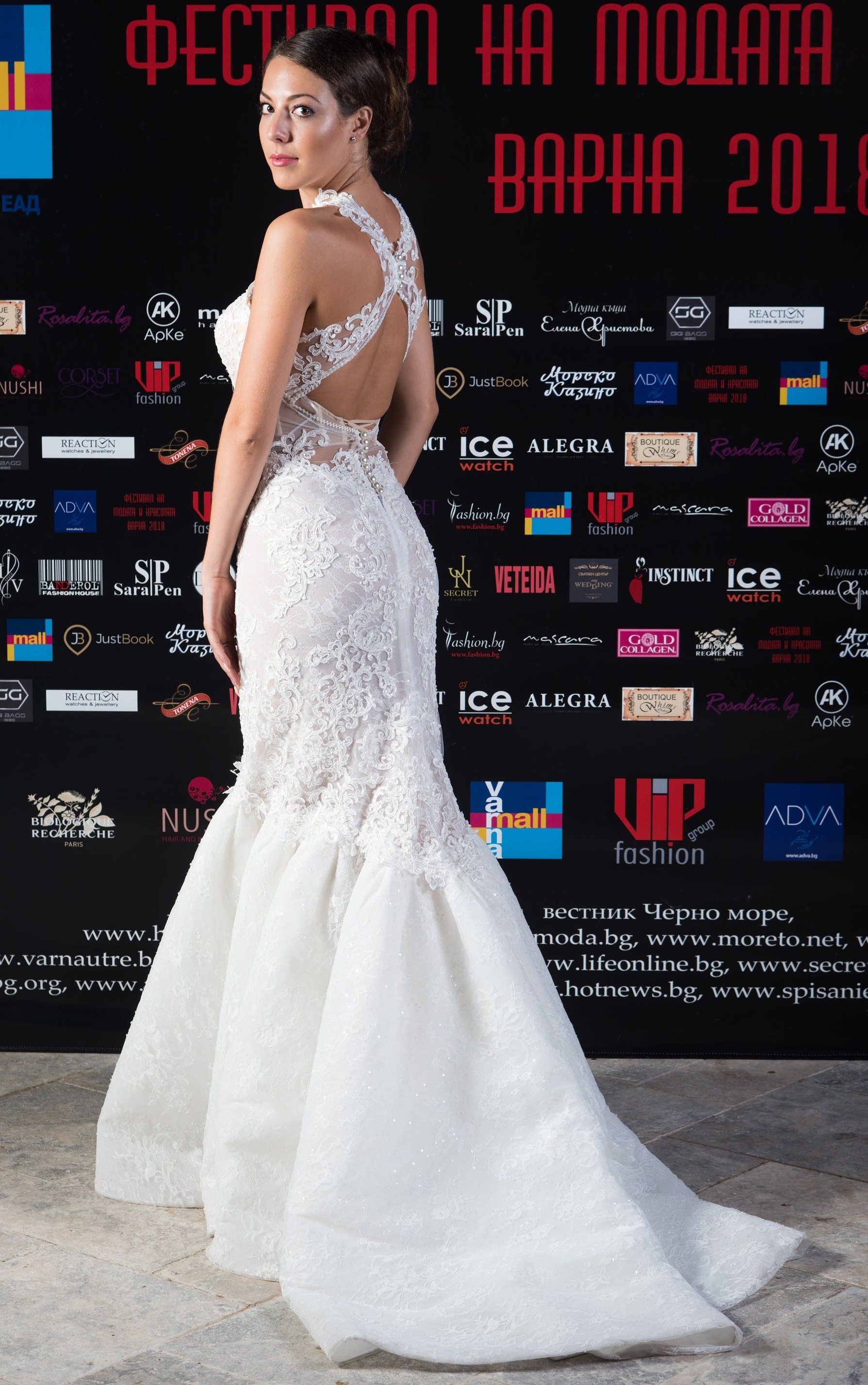 knee length dresses for ladies Strapless Lace Embellished Trumpet Gown With 3D Flower main image 1