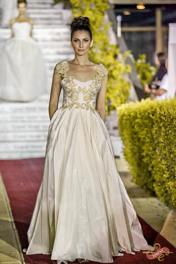 Dolce and Gabbana wedding dress | Vestidos de novia, Vestidos, Novios