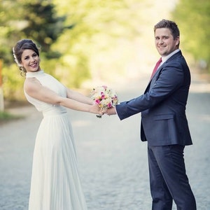 Simple wedding dress with Soleil, Classy bridal Gown, Casual Wedding Dress in off-white, Simple design Modest wedding dress, Simple bridal image 3